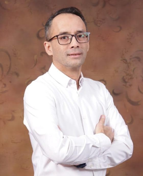 Ông Indra Pradana Singawinata